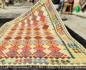 Alfombra Afgana Maimana Kilim Tejida a Mano con Diseño Geométrico Multicolor, Alfombra de Lana con Diseño de Flores y Diamantes - Product Image 4