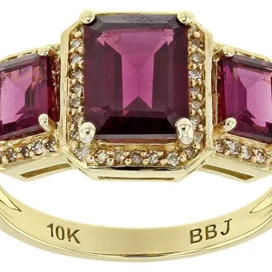 Grape Glamour: Garnet 3-Stone 10K Yellow Gold Ring | Elegant Fine Jewelry | A Vibrant and Chic Addition to Jewelry Collection