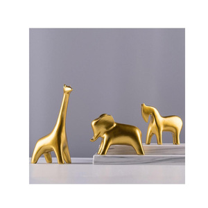 Sculpture d'animaux au design personnalisé en métal moderne fantaisie dorée - Product Image 1