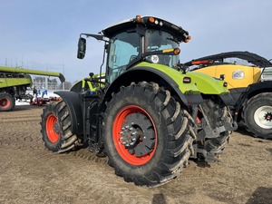 รถแทรกเตอร์ CLAAS AXION 940 220 แรงม้า ขับเคลื่อน 4 ล้อ ระบบเกียร์ พร้อมอายุการใช้งานยาวนานสำหรับการใช้งานในฟาร์ม - Product Image 5