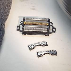 Cuchillas de Repuesto y Lámina de Afeitado para Afeitadora Eléctrica, Sistema de Cinco Cuchillas de Acero Inoxidable, Resistente al Agua IPX7 - Product Image 1