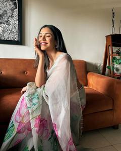 Indian Boutique Exclusivo Último Estilo Suave Organza Impreso Sari Suave Elegante Sari para Adultos PARA LA Fiesta Nupcial Desgaste de Moda - Product Image 4