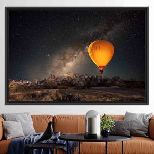 Lienzo Impreso: Decoración Encantadora de Halloween con Globos de Cappadocia, LIENZO ENMARCADO EN NEGRO - Product Image 1