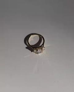 Trilogía de estilo clásico anillo de diamante cultivado en laboratorio de corte ovalado 14K oro sólido boda compromiso nupcial joyería PERLA para fiestas - Product Image 2