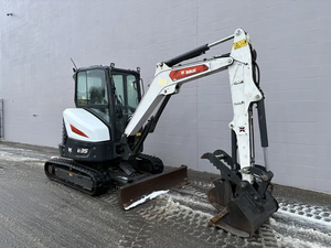 Miniexcavadora Bobcat E35 usada en excelentes condiciones, excavadora compacta de 3.5 toneladas, 25HP, diésel, hidráulica, con giro de cola cero, en venta. - Product Image 2