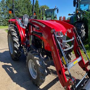 Tractor sobre orugas Premium Massey Ferguson 2850M en stock con envío rápido Precio competitivo en motor y caja de cambios - Product Image 6