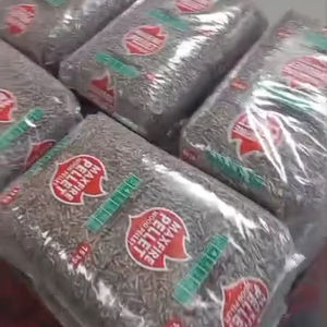 Granulés de bois pour norme A1, forme bâton de 8 mm, en sacs de 15 kg pour système de chauffage - Product Image 1