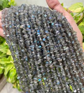 Cuentas de chip de labradorita natural Cuentas grises Cuentas de labradorita de 34 pulgadas y 5 mm Cuentas de labradorita para la fabricación de joyas Precio al por mayor - Product Image 2