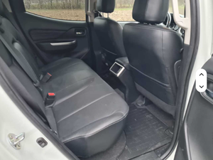 Mitsubishi L200 I Doble Cabina Usada Recientemente, Volante a la Izquierda, Modelo 2023, Emisión Euro IV, 6 Asientos, 300-400 CV, 100% en Perfecto Estado - Product Image 5