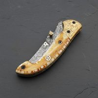 Couteau pliant personnalisé en acier Damas, couteau de survie multi-outils pour le camping avec manche en bois