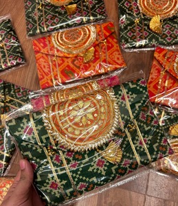 Sobre en efectivo multicolor con decoración de perlas para Festival Haldi Mehendi regalo niñas mujeres joyería bolsa bolsas de regalo de boda - Product Image 4