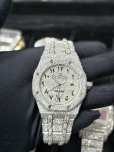 Reloj Mecánico Automático de Acero Inoxidable con Incrustaciones de Diamantes Moissanite Hechas a Mano, Reloj de Alta Gama Personalizado para Hombre - Product Image 2