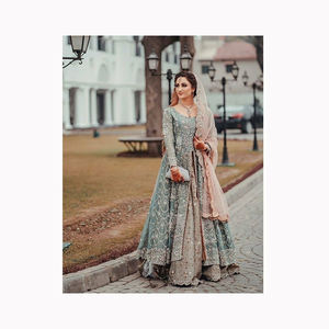 เสื้อสายไหมผสม lehenga ดีไซเนอร์หรูพร้อมเรียงตามลำดับและปักลายเสื้อผ้าอินเดียและปากีสถานแบบนิ่มสำหรับงานแต่งงานของเพื่อนเจ้าสาว - Product Image 2