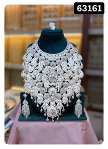 Conjunto de Collar de Novia Plateado de Lujo Modelo 63010 con Diseño de Filigrana en Capas y Borlas Colgantes, Joyería de Moda - Product Image 4