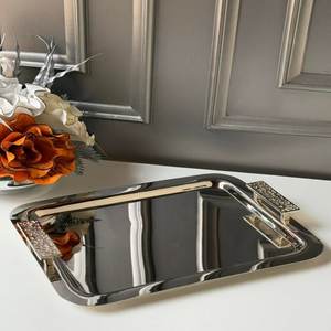 Nouvellement conception En Acier Inoxydable Métal Miroir Poli Plateau Artisanat Designer Poignée Maison Cuisine Alimentaire Plateau De Service - Product Image 1