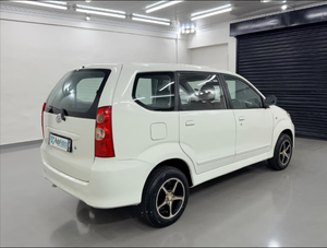 รถยนต์มือสองคุณภาพดีราคาประหยัด ปี 2011 โตโยต้า อวาแนนซ่า 1.5 SX พวงมาลัยขวา - Product Image 5