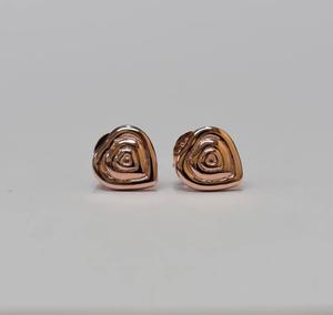 ต่างหูรูปหัวใจชุบทอง 14K เงินแท้ S925 ดีไซน์เรียบหรู สามารถปรับแต่งได้สำหรับขายปลีก OEM ODM ผลิตในประเทศไทย - Product Image 1