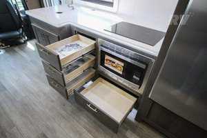 Autocaravanas de Aluminio de Primera Calidad con Amplio Espacio Habitable, Resistentes, para Acampar, de 4 a 6 Personas, Precio de Fábrica - Product Image 4