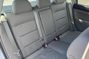 Occasion 2024 pour GLX Coupé Turbo R15 Cuir Foncé Confort de Conduite Premium Sensation de Conduite Sécurisée à Vendre - Product Image 6