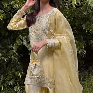 Conjunto de Salwar Kameez Corto por Encima de la Rodilla, Color Amarillo Pastel, Bordado, de Lujo, con Dupatta, en Tela Chifón y Georgette - Product Image 1