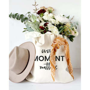 Sac fourre-tout en toile de coton Every Moment Matters pour femmes, écologique, avec logo personnalisé, poignée en ruban, fermeture éclair, pour la publicité et l'usage quotidien - Product Image 4