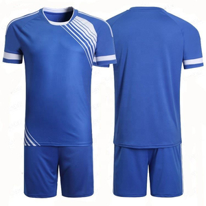 Venta al por mayor de camisetas y pantalones cortos de fútbol para niños de alta calidad de secado rápido de los hombres transpirable rayas uniforme de fútbol OEM personalizado - Product Image 1