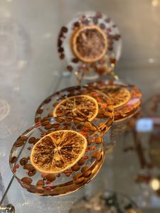 Hermoso juego de posavasos de resina hechos a mano para decoración del hogar, elaborados con material duradero, ideales para regalar. - Product Image 4