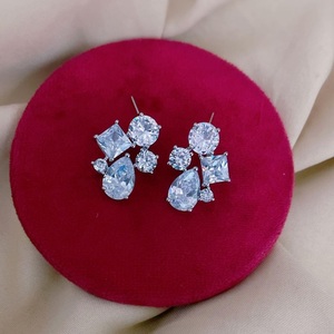 À la mode nouveau Style boucles d'oreilles haut léger fête porter accessoires de mode fête porter avec Zircon pierre pour les femmes - Product Image 1