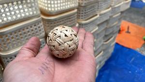 Boule de rotin décorative faite à la main du Vietnam fournisseur en gros exportateur de commandes en gros artisanat à des prix abordables et compétitifs - Product Image 4