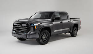 Toyota Tundra noire 2023 légèrement usagée, en excellent état - Product Image 4