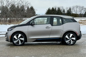 Conduite abordable - Véhicule d'occasion avec conduite à gauche |   Conduite à droite |   42K-MILEAGE 2015 B M W I3 REX - Product Image 2