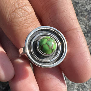 แหวนเงินแท้ 925 ประดับด้วยพลอยเทอร์ควอยซ์สีเขียวทองแดง งานแฮนด์เมด ประดับพลอยทรงกลม เครื่องประดับโดดเด่น - Product Image 2