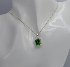 Colgante de Topacio Esmeralda, Plata de Ley 925, Joyería de Piedras Preciosas Hecha a Mano, Elegante Collar para Mujer, Regalo - Product Image 5