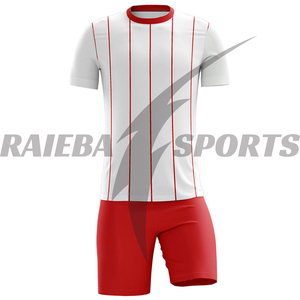 Ensembles d'uniformes de football personnalisés imprimés par sublimation 2025 - T-shirts et shorts légers et respirants de qualité supérieure - Product Image 5