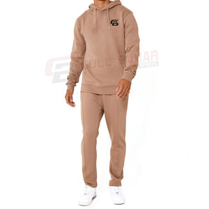Chándal de tela elástica suave para hombre, chándal informal ligero para hombre con piernas cónicas y diseño minimalista - Product Image 1