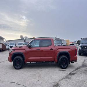 Toyota Tundracar 2024 en parfait état - Product Image 3