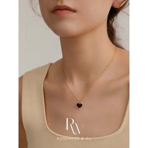 Collana con Ciondolo a Cuore in Onice Nero, Placcata Oro Anti-ossidazione, Impermeabile, con Pavé, per Esprimere Amore - Product Image 3