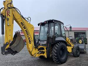 New Holland B75D Tractor Loader Tractopelle Cab w/HVAC, 4x4, Extenda-hoe - Product Image 6