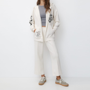 Nueva llegada de ropa de invierno suelta ajuste personalizado bordado parches de color blanco sólido mujeres cremallera sudaderas con capucha moda callejera OEM - Product Image 3