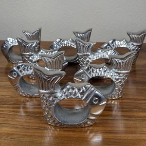Anneau de serviette en aluminium élégant au design tendance, accessoire de décoration de table pour les événements de dîner formels et les décorations de maison élégantes - Product Image 2