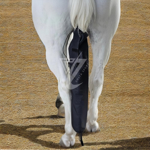 Bolsa Trasera Impermeable de PVC Ligera y Personalizable para el Cuidado del Caballo, Fácil de Usar y Limpiar - Product Image 2