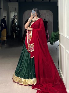 Paillettes de mousseline de soie de couleur étonnante lourde de concepteur exclusif et fabricant de Lehenga Choli de broderie de fil de l'Inde - Product Image 5