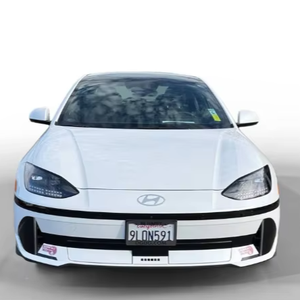 Berline électrique de taille moyenne 2024, édition premium longue autonomie, véhicule 4 portes - Product Image 1