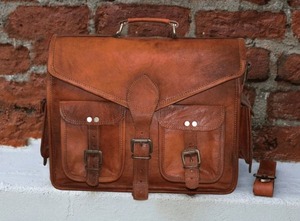 Maletín de mensajero de cuero grande personalizado Unisex, bolso de viaje de estilo deportivo con logotipo personalizado para hombres y mujeres - Product Image 5