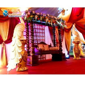 Jhula de madera espiral de estilo sri lankés para bodas, escenario vibrante para Sangeet y Mehndi, Jhula nupcial de moda - Product Image 1