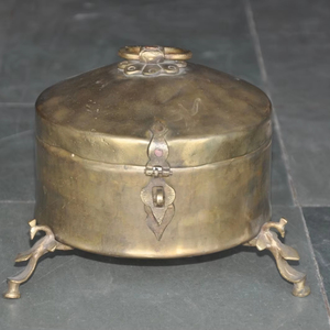 Contenedor Redondo Moderno para Almacenamiento de Alimentos, Hecho a Mano en Hierro, Gran Capacidad con Conservación de Frescura a Precio de Descuento - Product Image 1