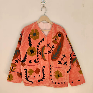 Veste en velours brodée Suzani, faite à la main, motif floral bohème, manteau vintage tribal, vêtement extérieur unique, veste artisanale distinctive - Product Image 1