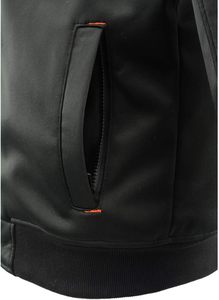 แจ็กเก็ตมีฮู้ดผู้ชาย, แจ็คเก็ตกันลมมีฮู้ดสีดำกันน้ำและกันลมพร้อมโลโก้ด้านหน้า - Product Image 5