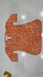 Alle und jede Art von digital bedruckten, kurzen, orangefarbenen, festlichen Kurtis für Damen zum Verkauf / Wir bieten auch Großhandelsangebote an. - Product Image 6