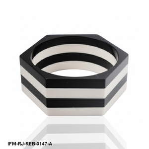 Brazalete de Resina Hecho a Mano con Rayas Blancas y Negras, Brazalete Geométrico Hexagonal para Mujer - Product Image 4
